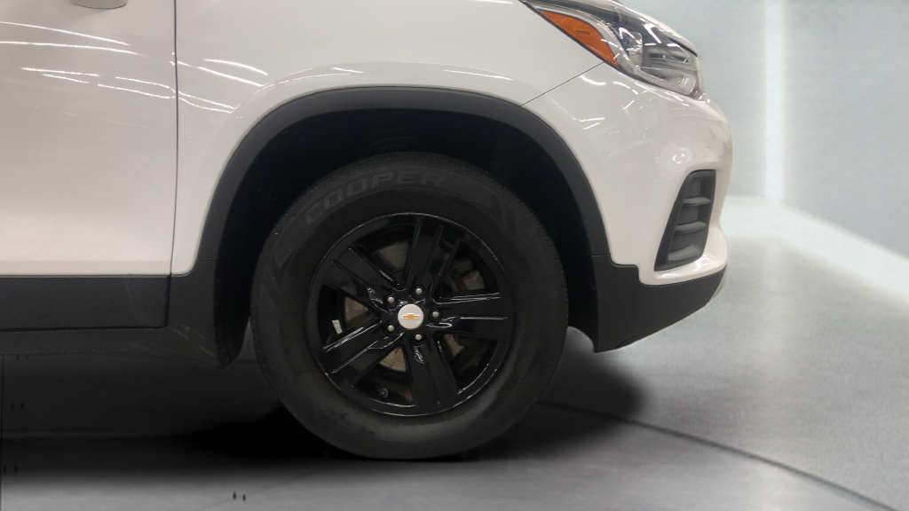 Used 2020 Chevrolet Trax LT w/ LT Convenience Package AWD/4WD image 20