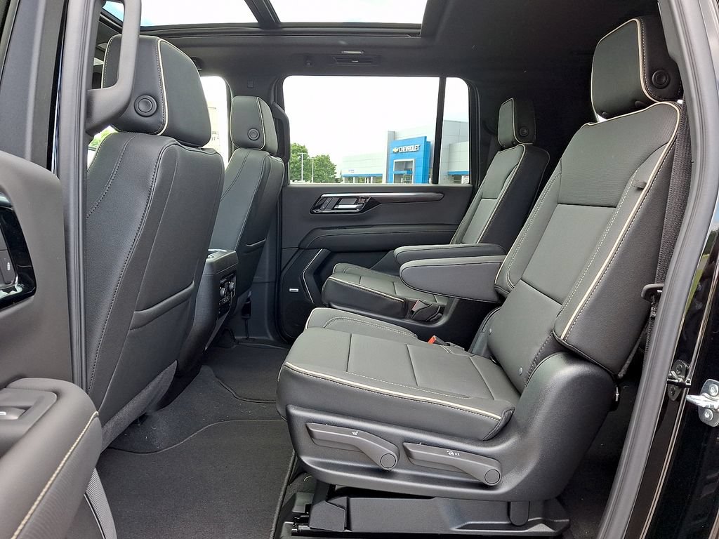 New 2026 Chevrolet Suburban Premier w/ Sun And Tow Package AWD/4WD image 6