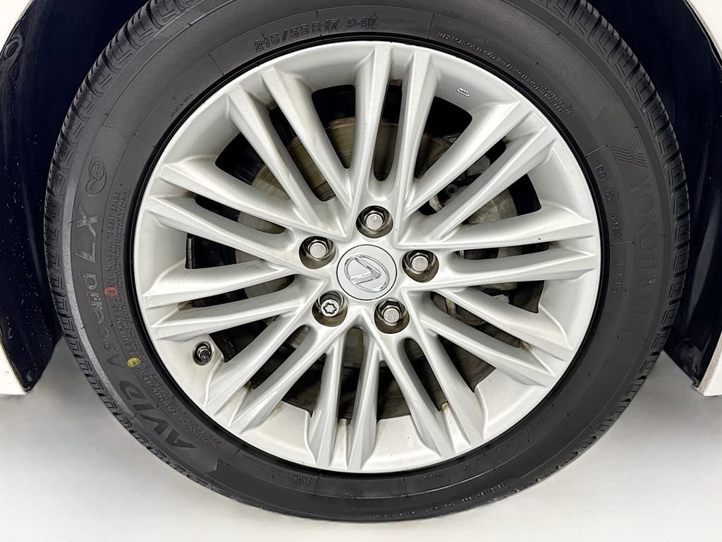 Used 2016 Lexus ES 350 w/ Accessory Package image 32