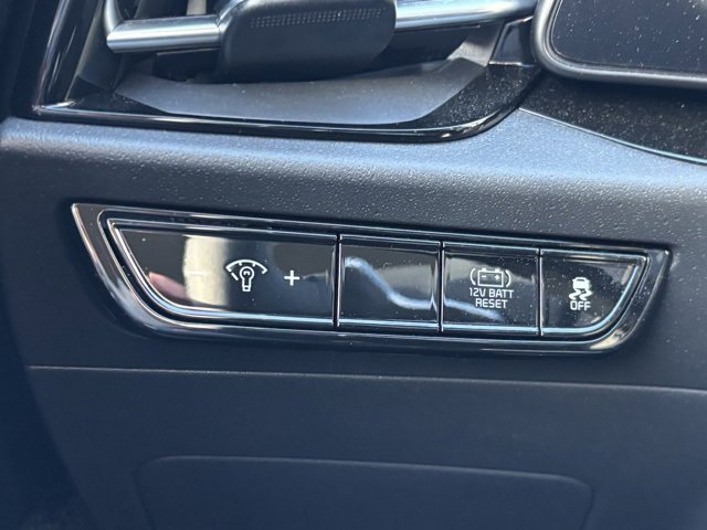 Used 2025 Kia Niro EX image 17