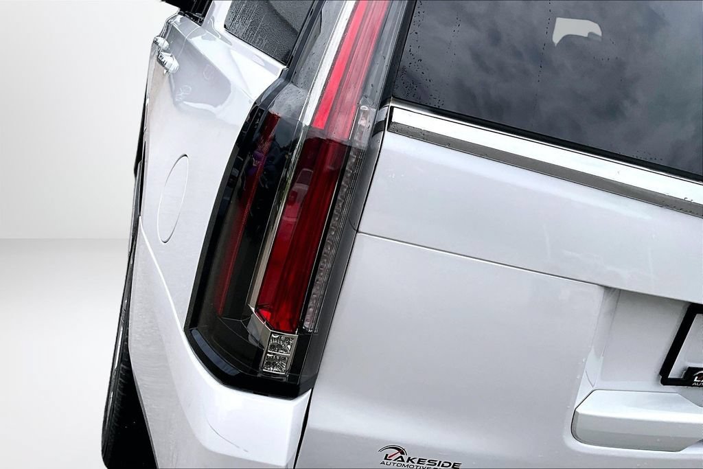 Used 2020 Cadillac Escalade Luxury AWD/4WD image 23