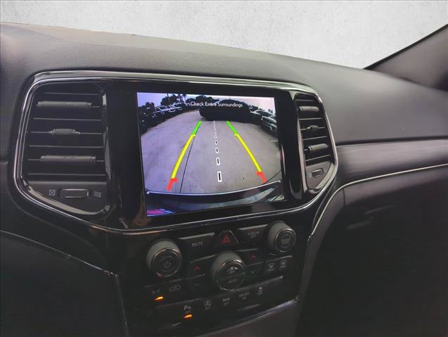 Used 2020 Jeep Grand Cherokee Limited AWD/4WD image 12