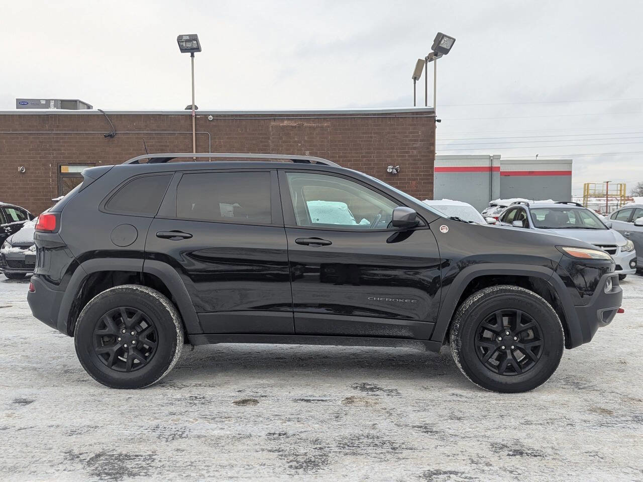 Used 2016 Jeep Cherokee Trailhawk w/ Cold Weather Group image 4