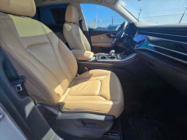 Used 2023 Audi Q8 Premium w/ Convenience Package AWD/4WD image 10