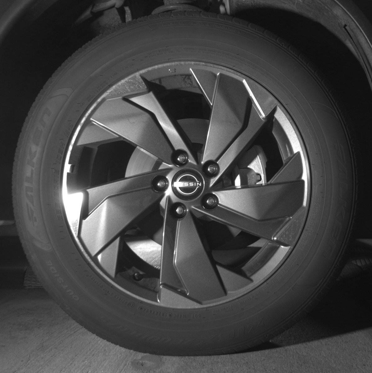 Used 2025 Nissan Rogue SV FWD image 13