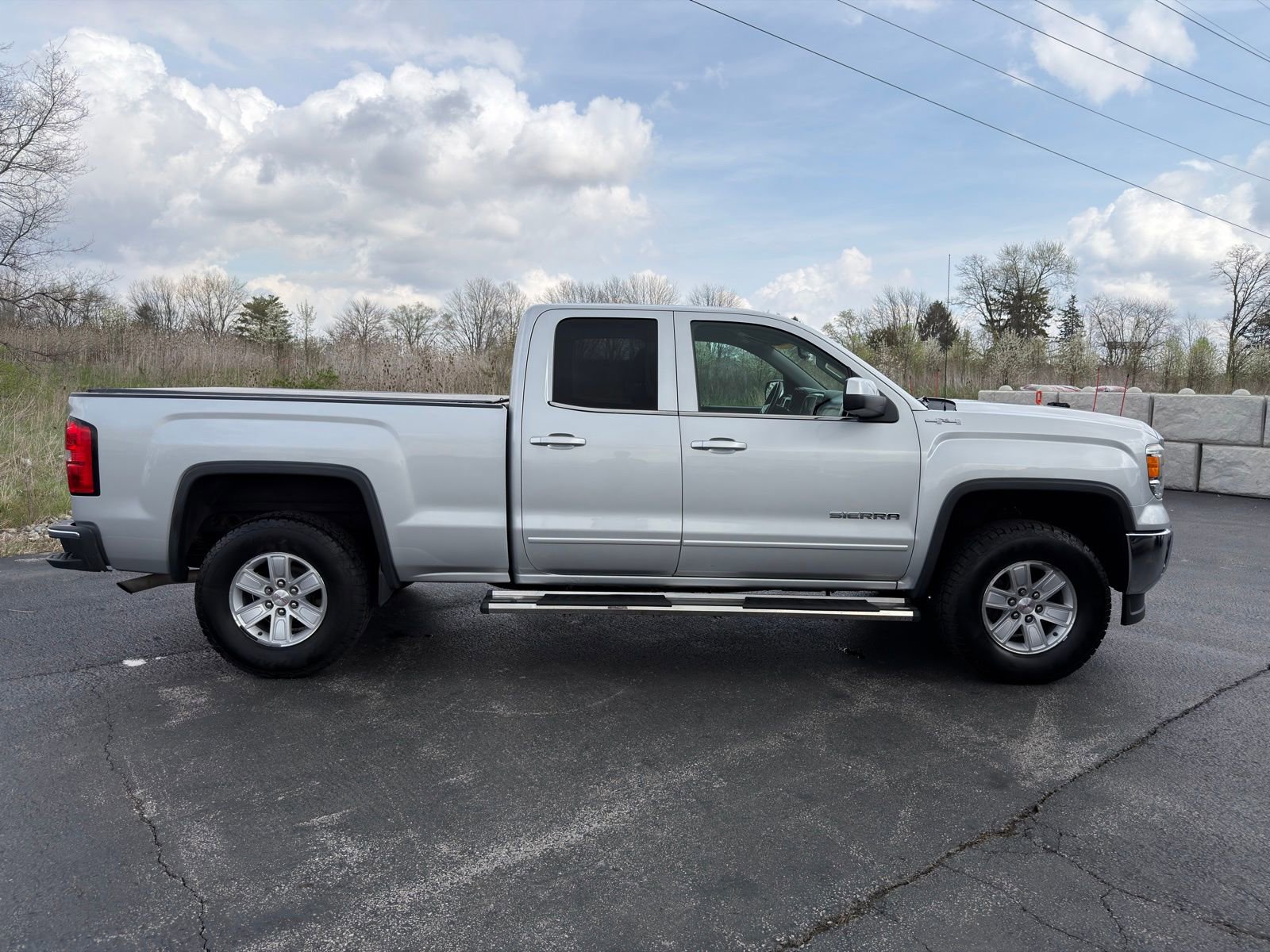 Used 2015 GMC Sierra 1500 SLE w/ SLE Value Package image 8