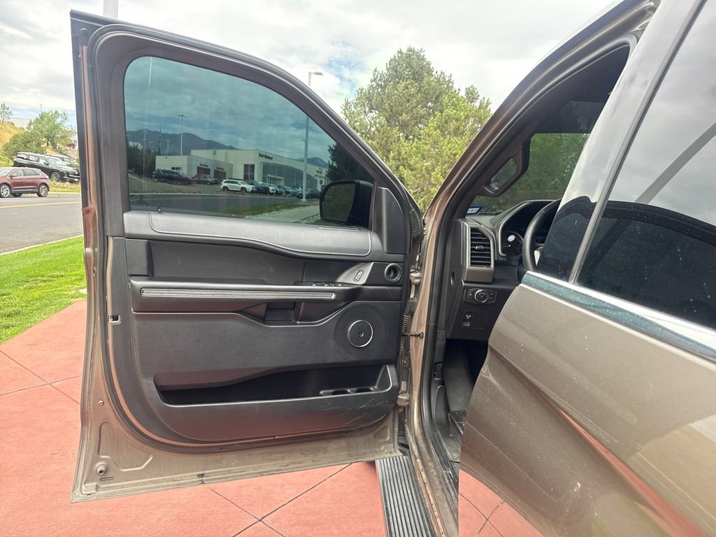 Used 2019 Ford Expedition Max XLT AWD/4WD image 11