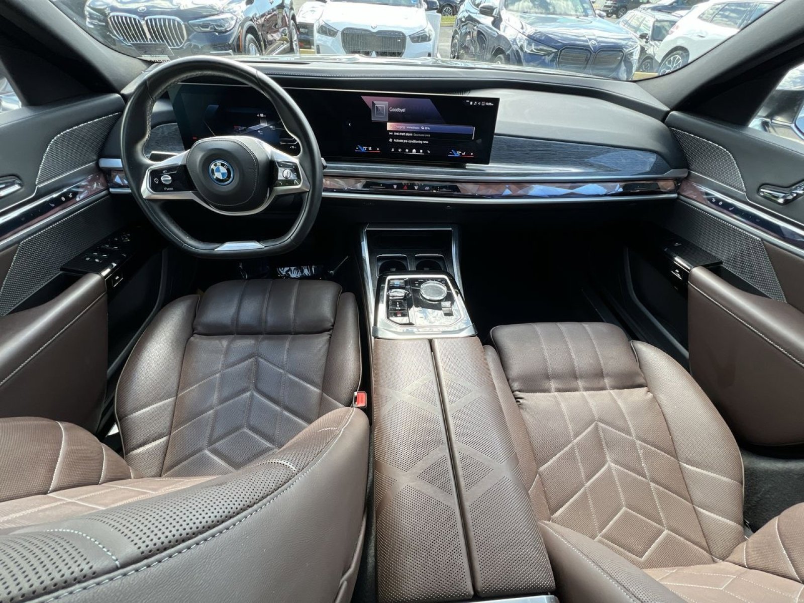 Used 2024 BMW i7 xDrive60 RWD image 2