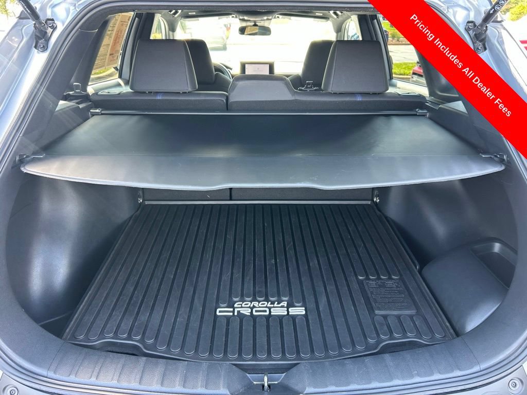 Used 2024 Toyota Corolla Cross AWD Hybrid w/ Moonroof Package image 16