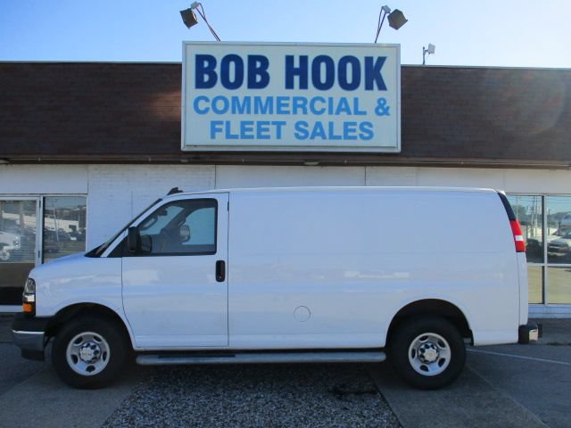 Used 2024 Chevrolet Express 2500 w/ Driver Convenience Package RWD image 31