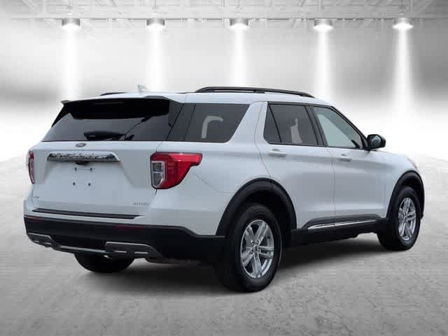 Used 2023 Ford Explorer XLT w/ Equipment Group 202A AWD/4WD image 8