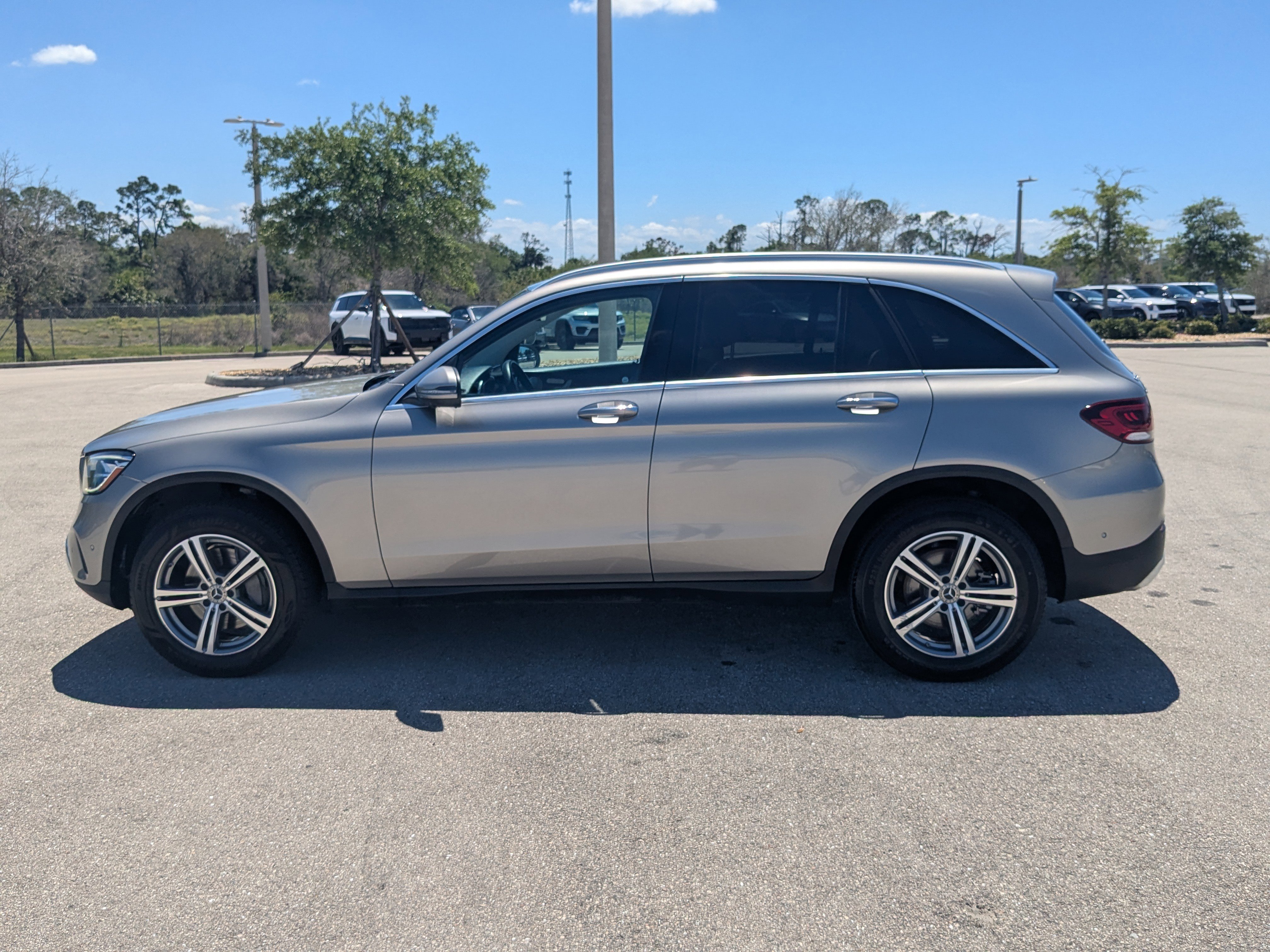 Used 2021 Mercedes-Benz GLC 300 w/ Premium Package image 8