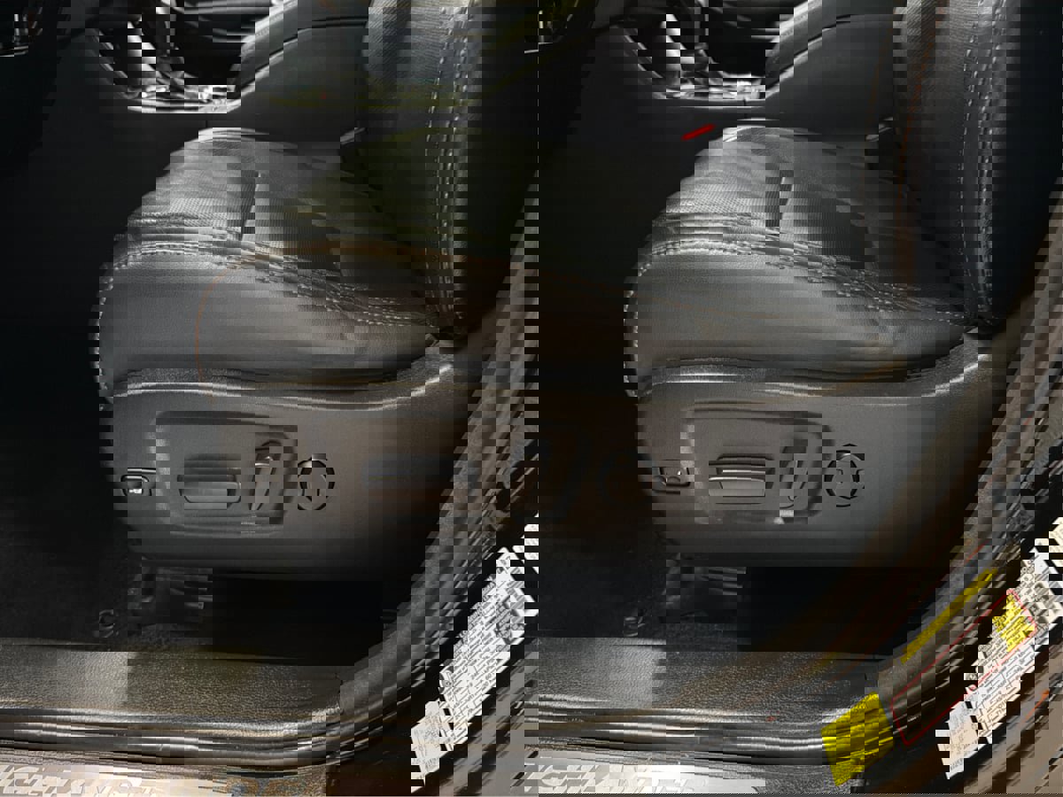 Used 2015 Toyota Highlander Limited image 23