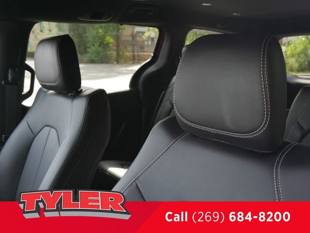New 2026 Chrysler Pacifica Select FWD image 36