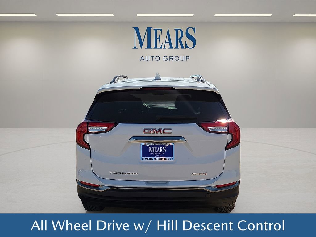 Used 2023 GMC Terrain AT4 image 5