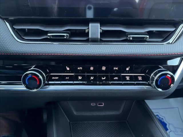 New 2026 Chevrolet Equinox RS w/ LPO, Floor Liner Package image 23