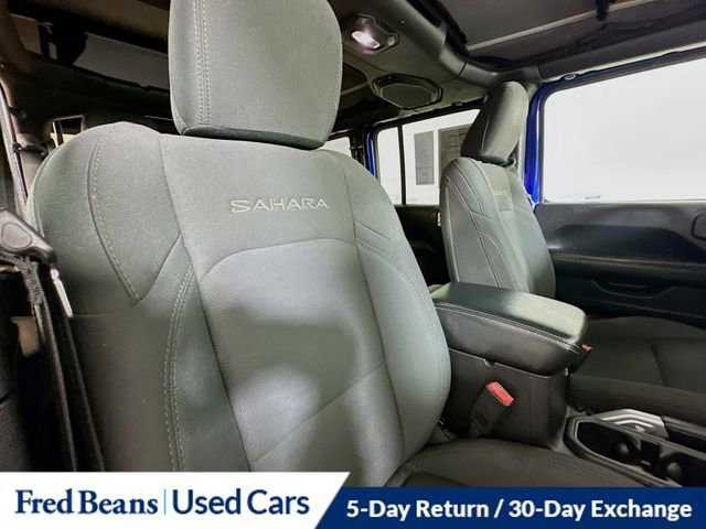 Used 2018 Jeep Wrangler Unlimited Sahara w/ Cold Weather Group image 29