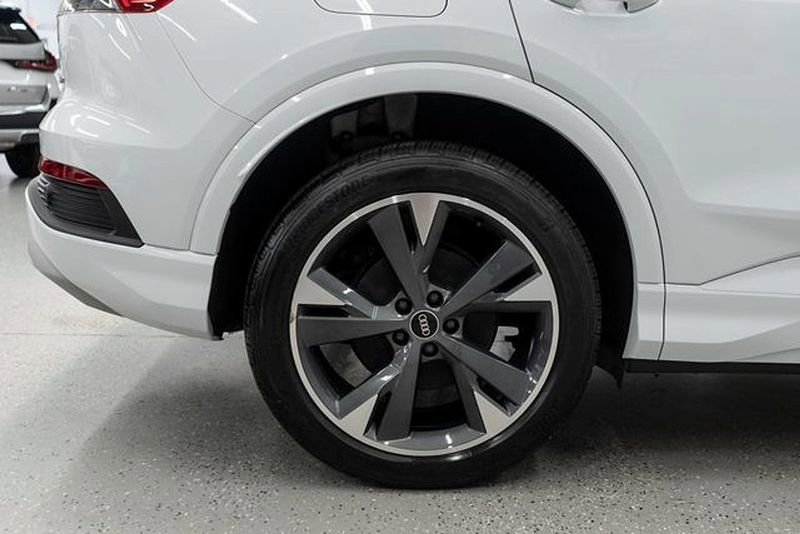 Used 2022 Audi Q4 e-tron Prestige image 37