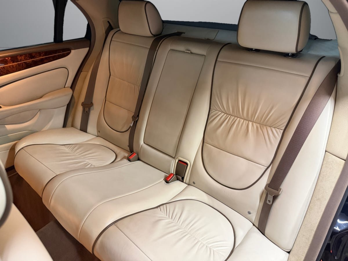 Used 2005 Jaguar XJ8 RWD image 16