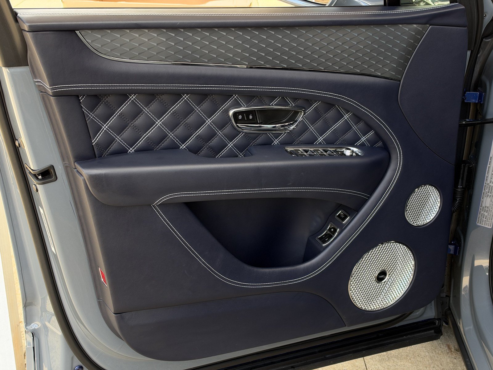 Certified 2021 Bentley Bentayga AWD/4WD image 11