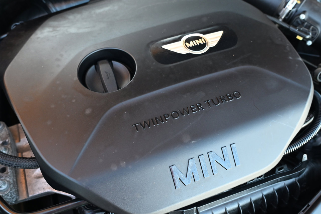 Used 2018 MINI Cooper Convertible image 31