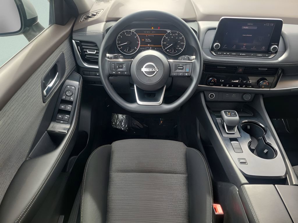 Used 2023 Nissan Rogue SV image 14