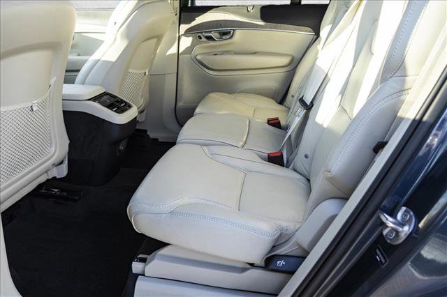 Used 2023 Volvo XC90 B6 Ultimate w/ Protection Package Premier image 25