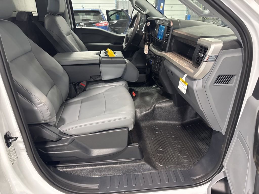 New 2026 Ford F450 XL w/ XL Chrome Package image 31