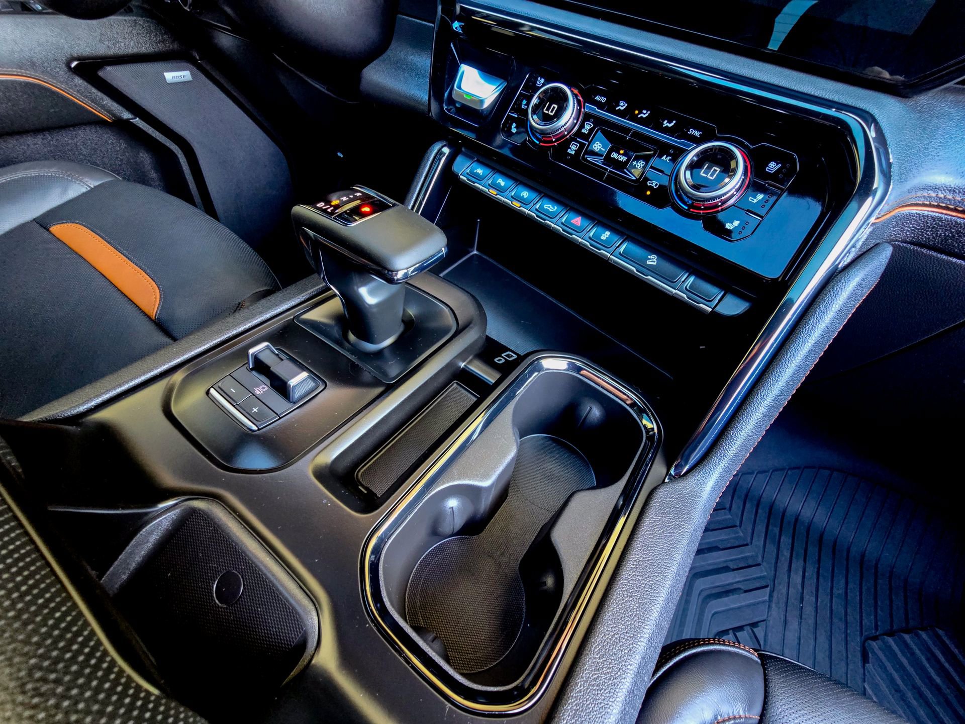 Used 2024 GMC Sierra 1500 AT4 w/ Technology Package image 31