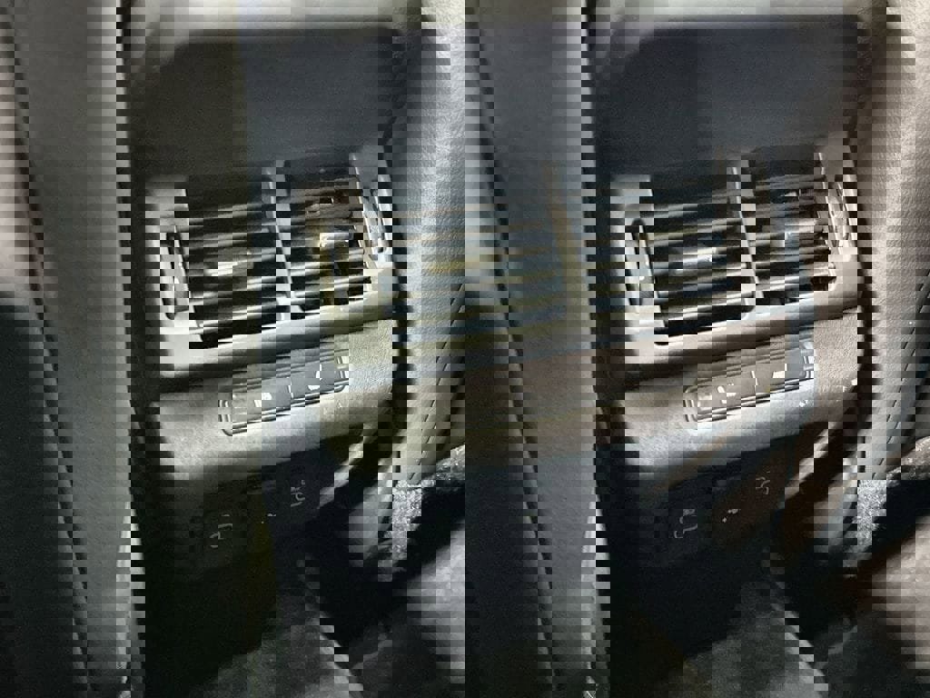 Used 2024 Land Rover Range Rover Evoque S image 29