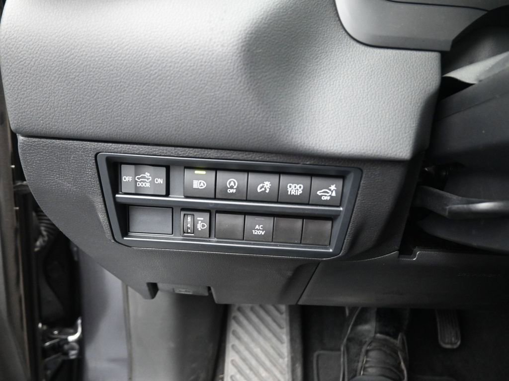 Used 2025 Toyota Tundra Limited w/ Power Package image 9