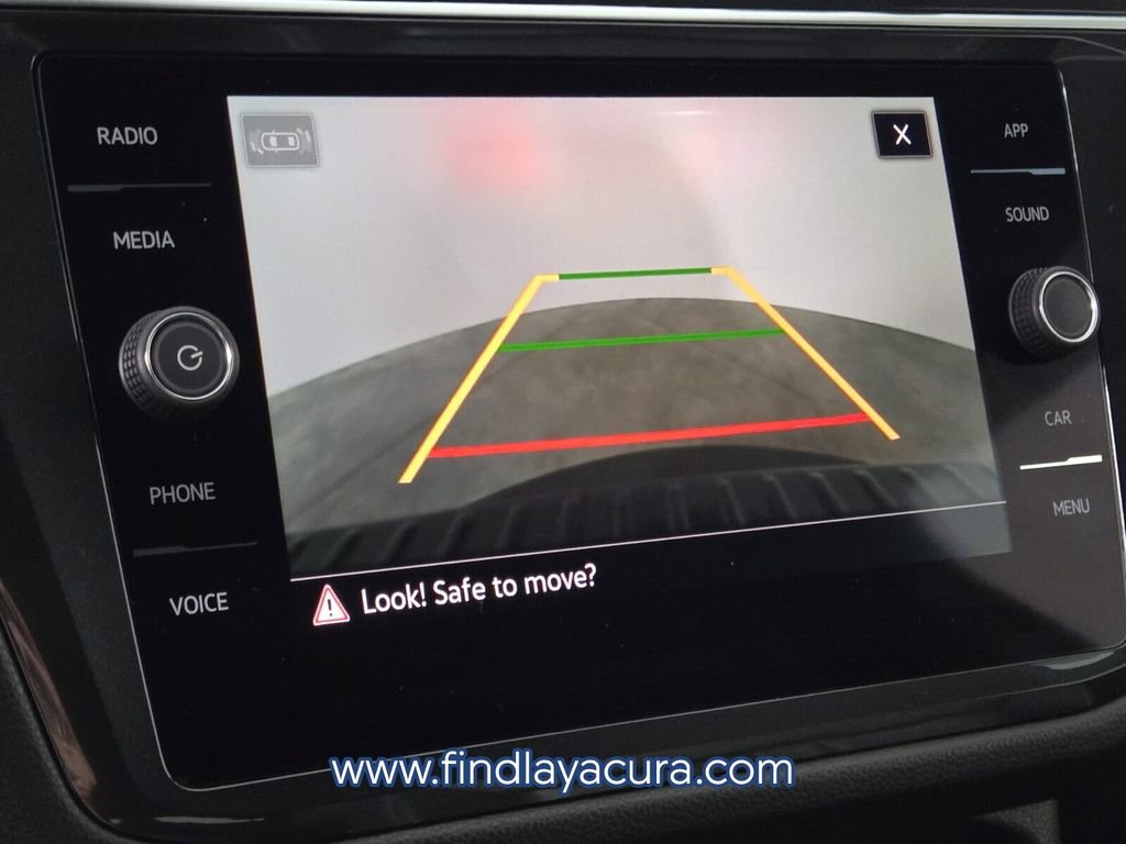 Used 2023 Volkswagen Tiguan SE R-Line image 25