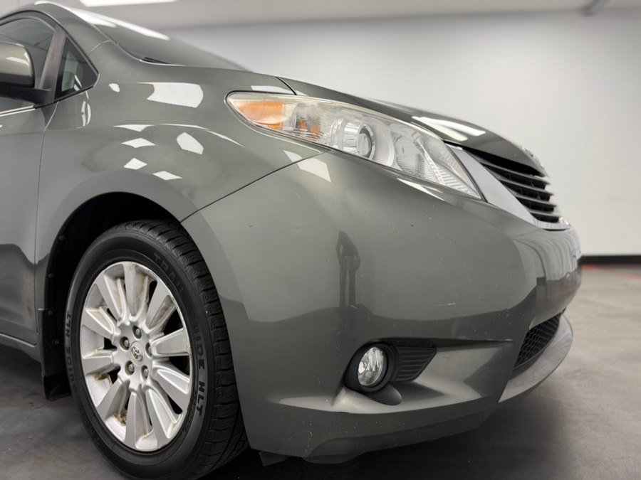Used 2011 Toyota Sienna XLE w/ Premium Pkg AWD/4WD image 14