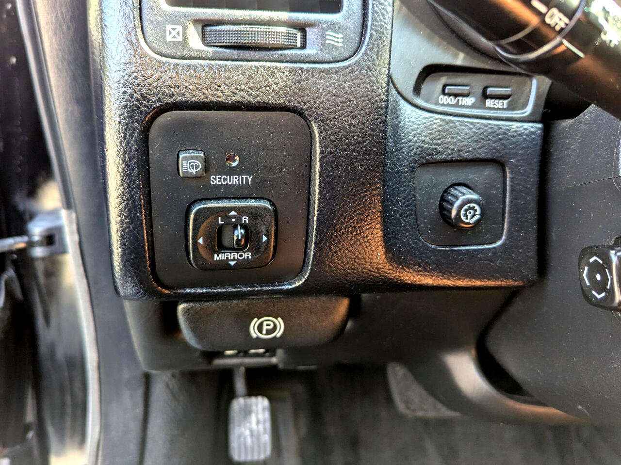 Used 2004 Lexus SC 430 Convertible image 14