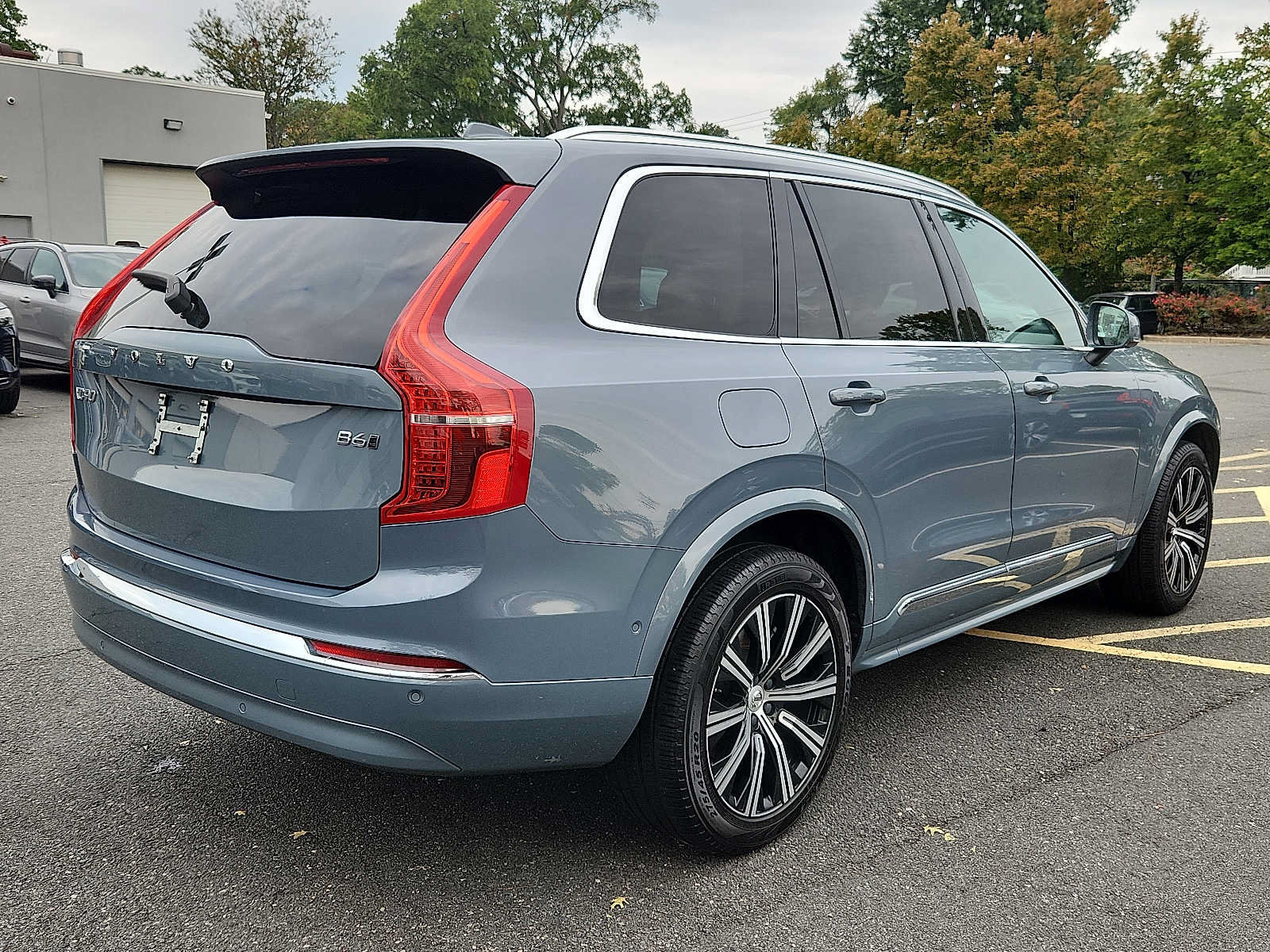 Used 2023 Volvo XC90 B6 Plus w/ Protection Package AWD/4WD image 6