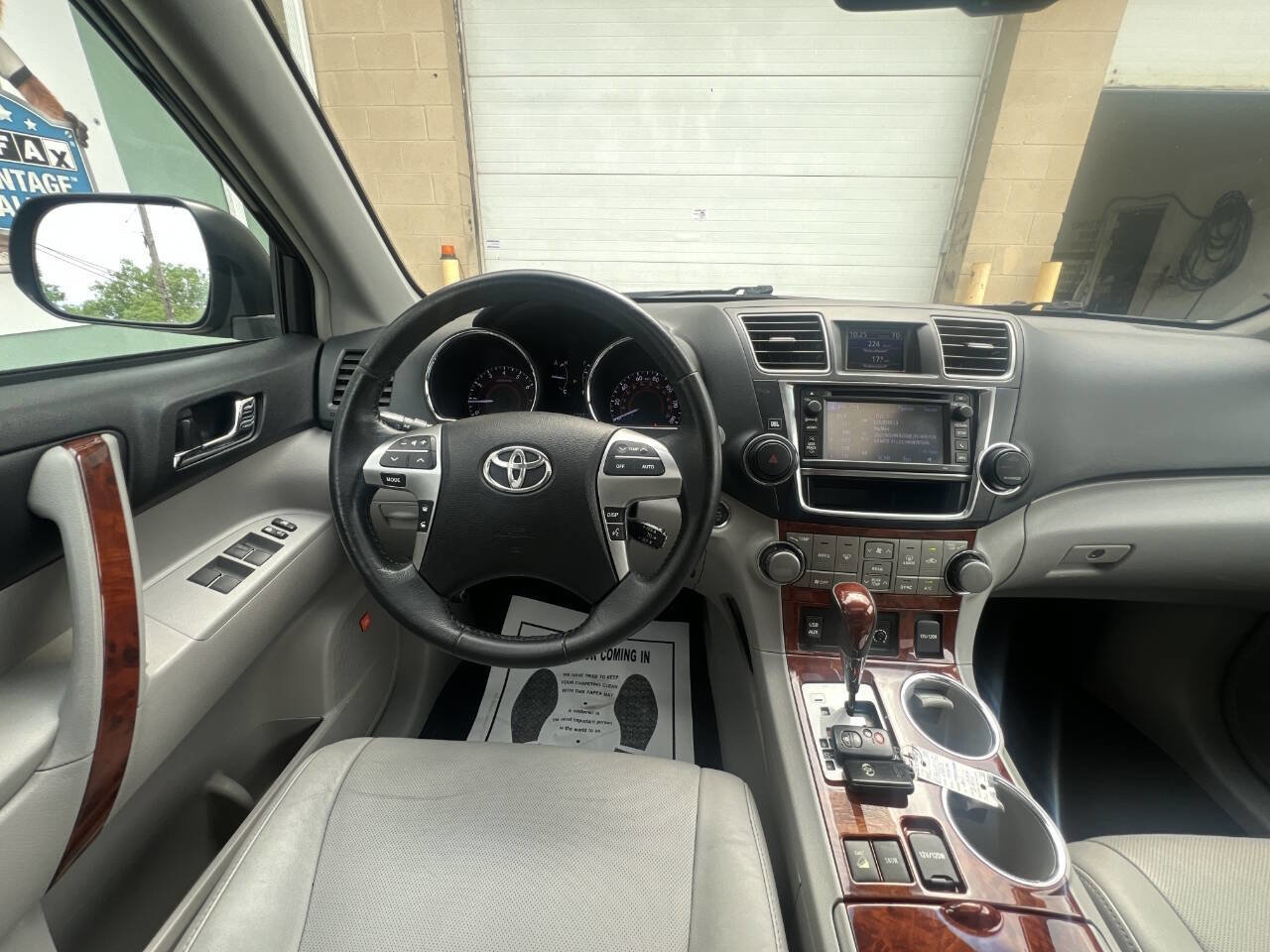 Used 2013 Toyota Highlander Limited image 16