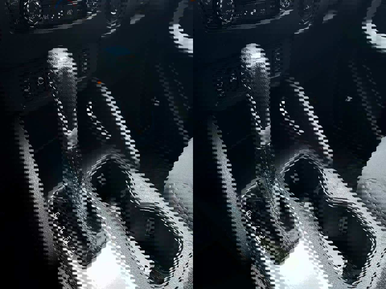 Used 2024 Nissan Frontier SV w/ SV Convenience Package image 41