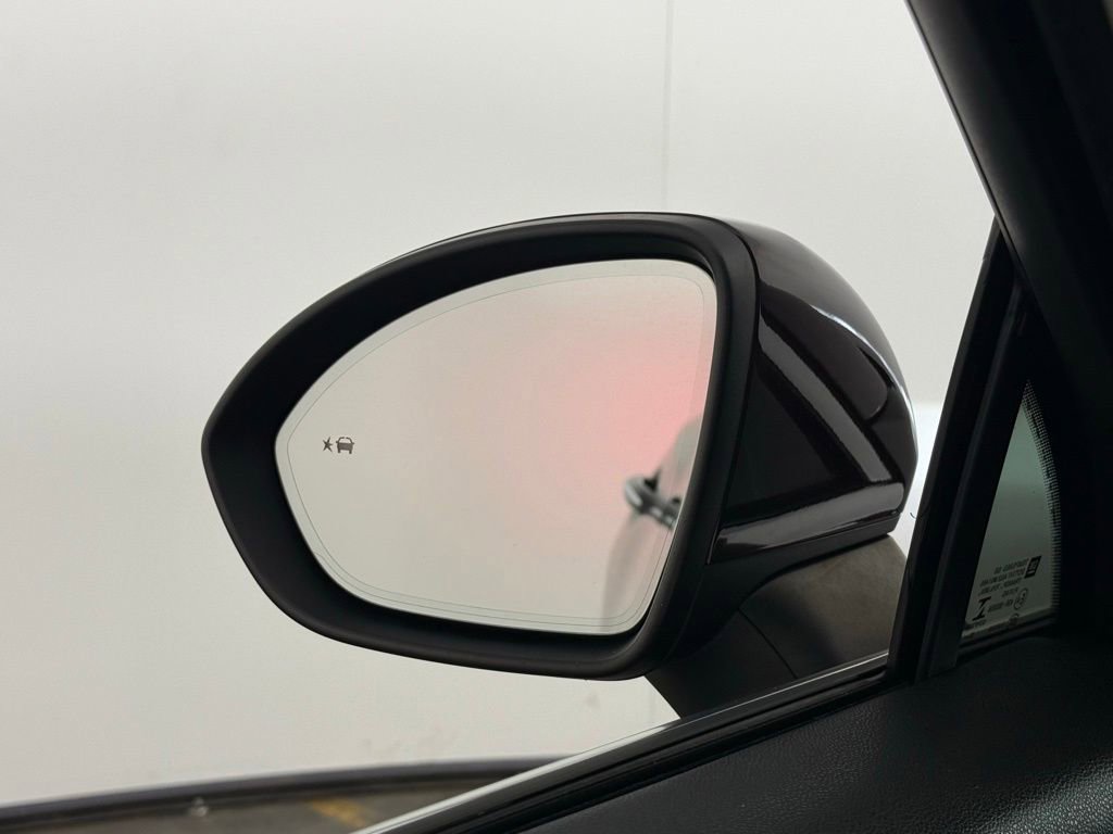 Used 2023 Buick Envision Avenir image 47