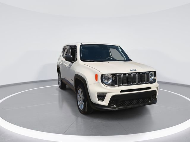 Used 2023 Jeep Renegade Latitude image 3
