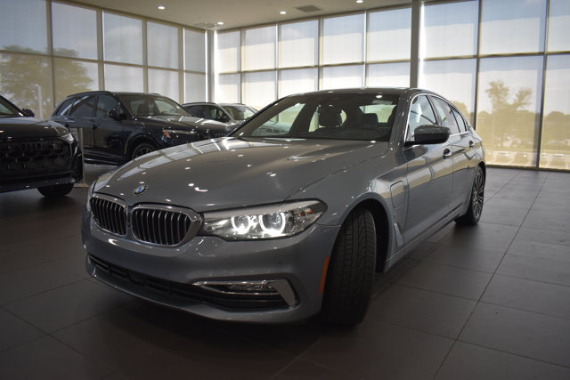 Used 2018 BMW 530e xDrive AWD/4WD image 3