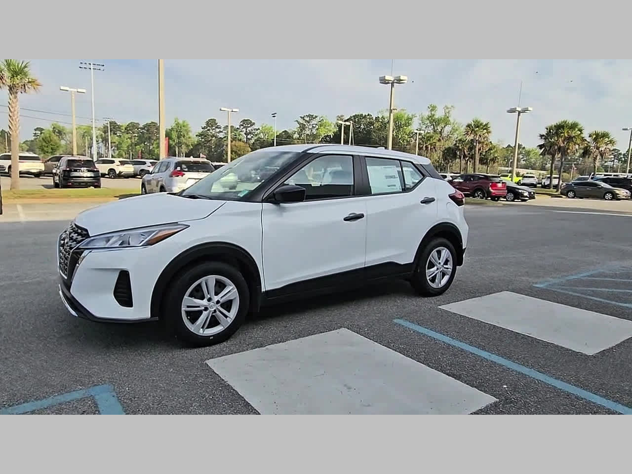 New 2025 Nissan Kicks Play S image 23