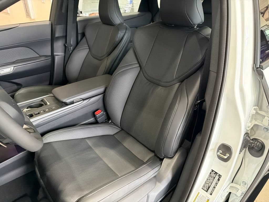 New 2026 Lexus ES 500e AWD/4WD image 18