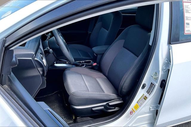 Used 2019 Toyota Corolla LE FWD image 16