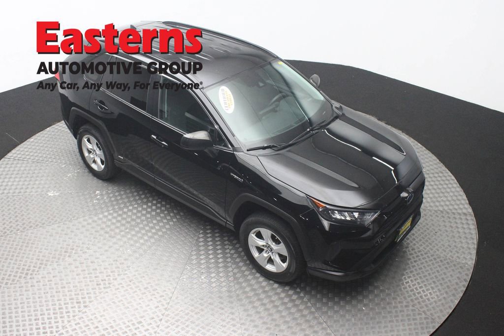 Used 2020 Toyota RAV4 LE AWD/4WD image 3