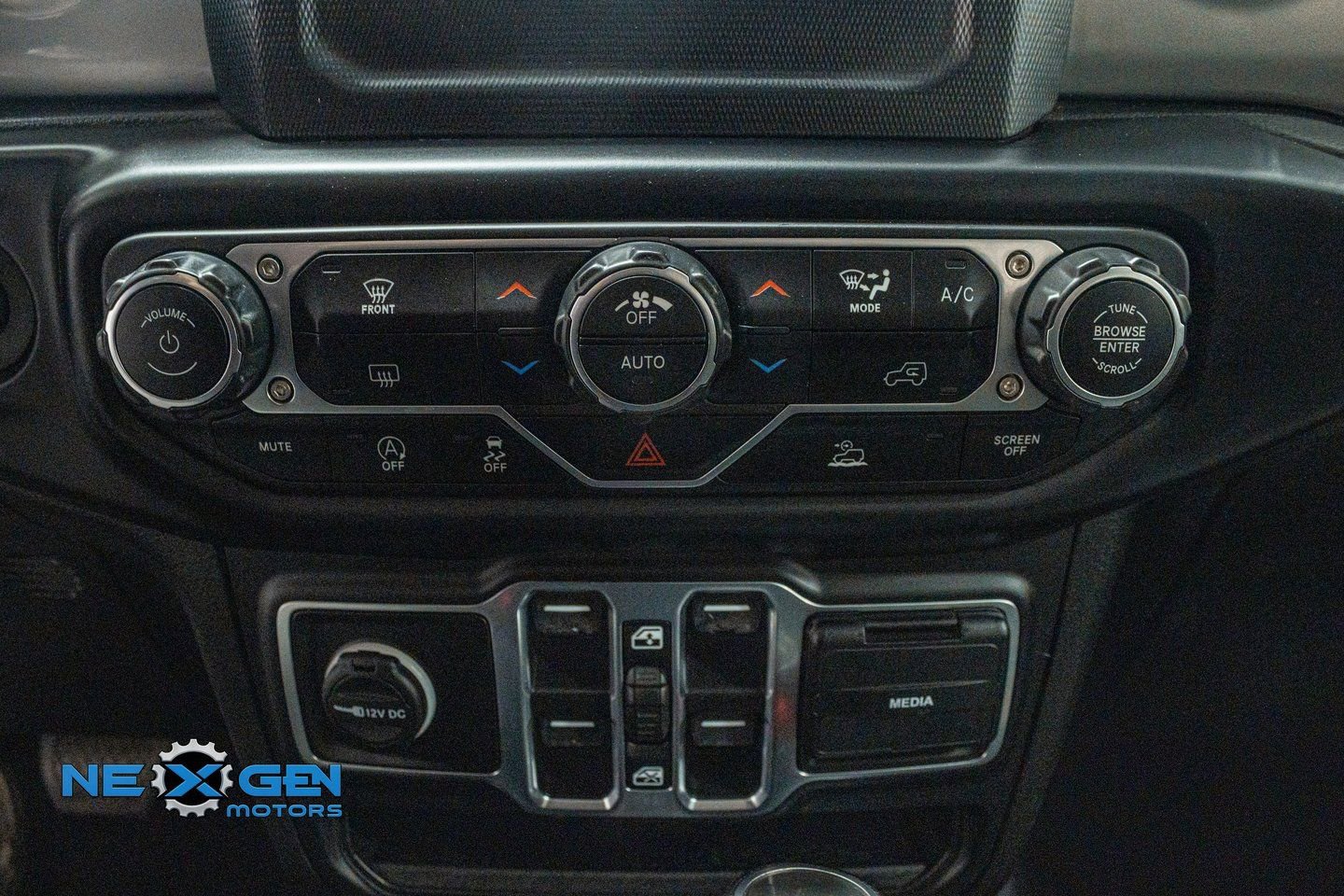 Used 2021 Jeep Wrangler Unlimited Sahara image 18