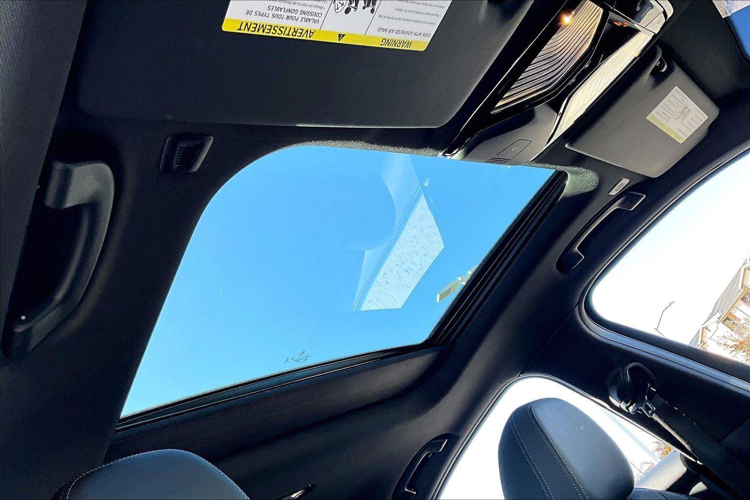 Used 2023 BMW 330i Sedan w/ Convenience Package image 21