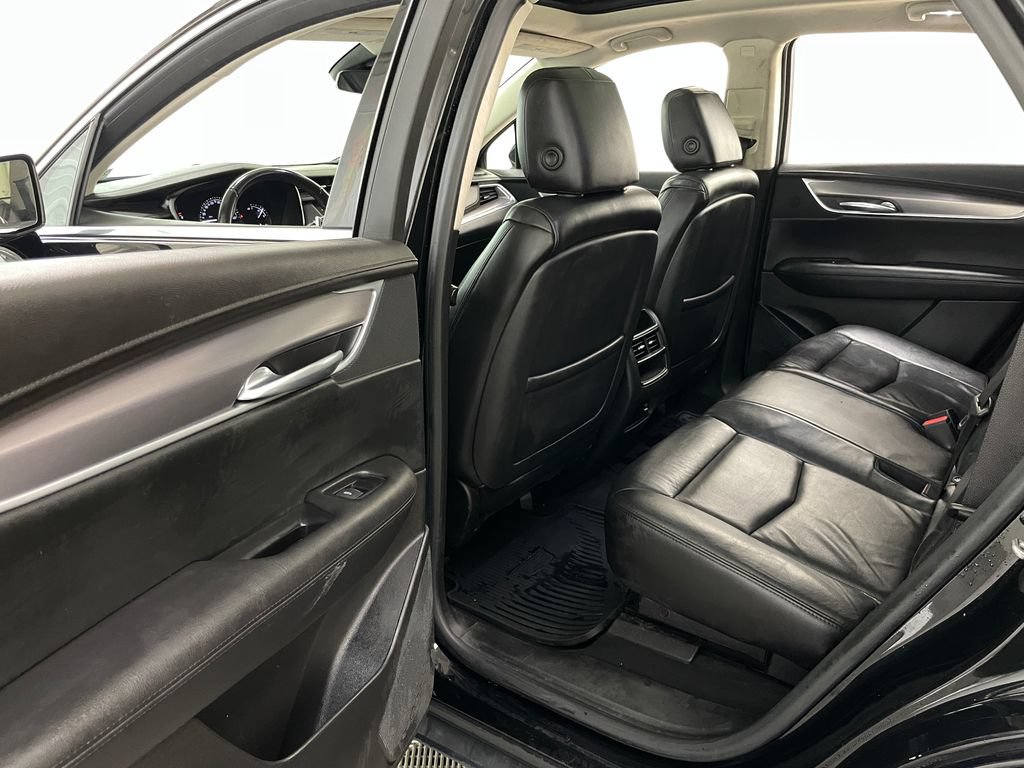 Certified 2018 Cadillac XT5 Luxury w/ Driver Awareness Package AWD/4WD image 47