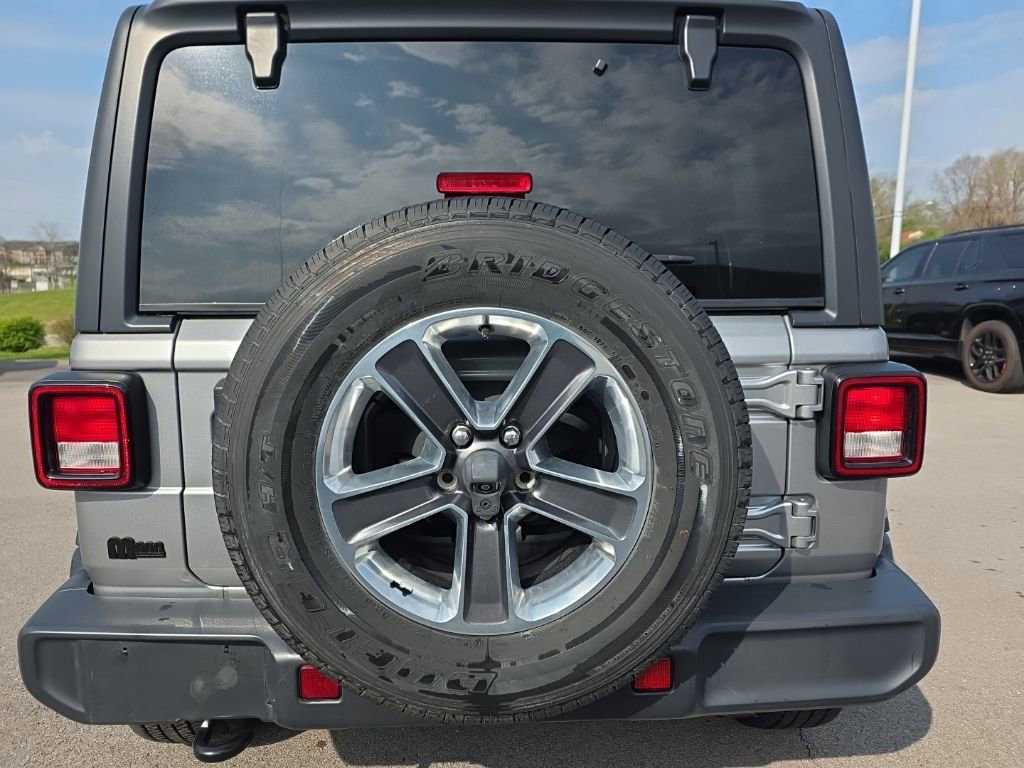 Used 2019 Jeep Wrangler Unlimited Sahara image 6