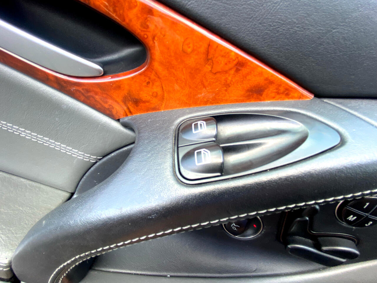 Used 2005 Mercedes-Benz SL 65 AMG 2dr Roadster 6.0L AMG image 32