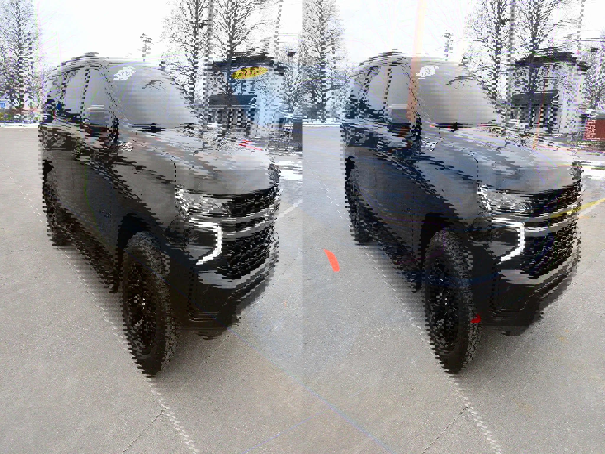 Used 2022 Chevrolet Tahoe Z71 w/ Luxury Package AWD/4WD image 1